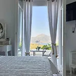 Vista Del Mar * Trypiti
