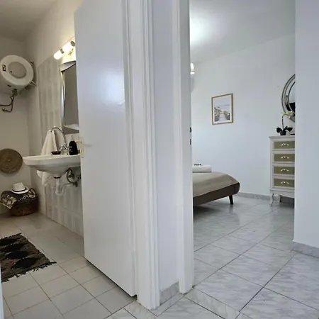 Vista Del Mar * Tripiti